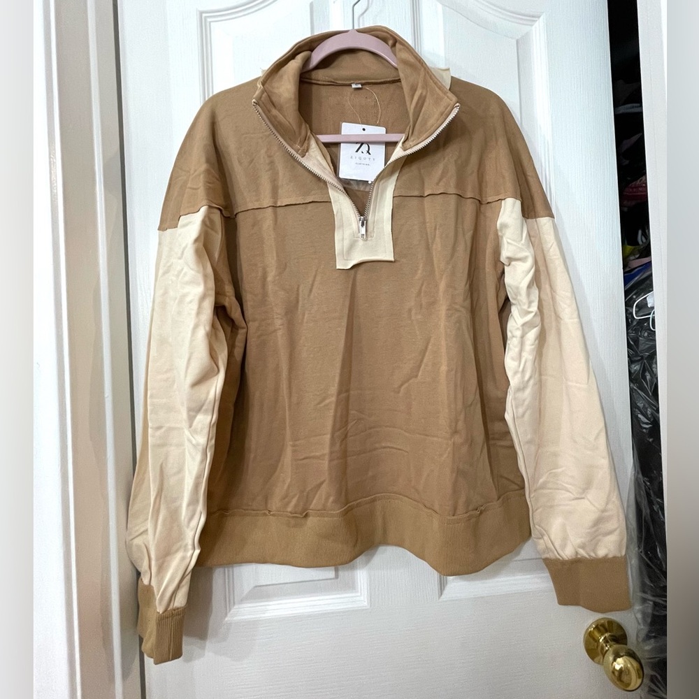 🦋NWT🦋 Women’s half Zip Sweatshirt - Tan & Cream